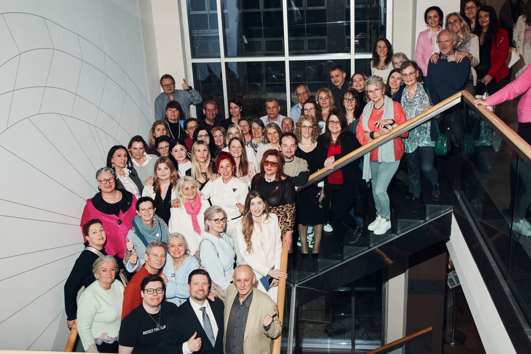 Fotografie de grup cu echipa